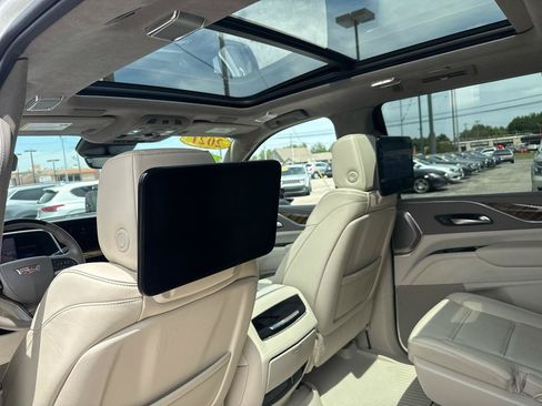 Used 2021 Cadillac Escalade Sport Platinum AWD/4WD image 18