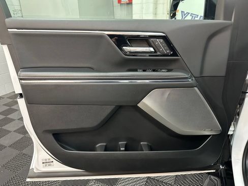 Used 2025 GMC Sierra EV Denali AWD/4WD image 17