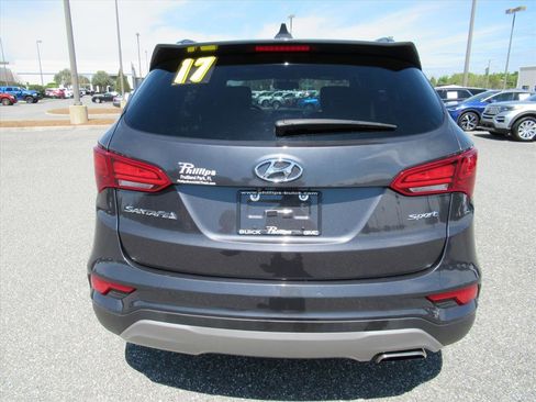 Used 2017 Hyundai Santa Fe Sport image 6