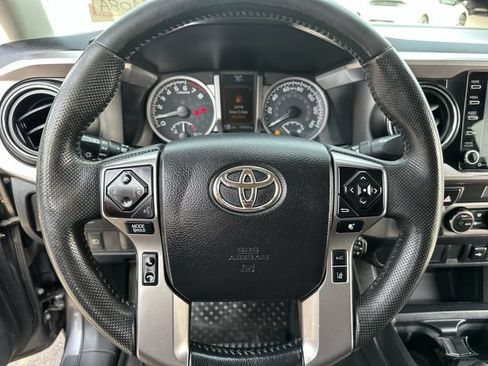 Used 2022 Toyota Tacoma SR5 w/ Black Out Package (TMS) AWD/4WD image 12