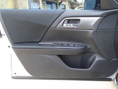 Used 2014 Honda Accord LX image 28