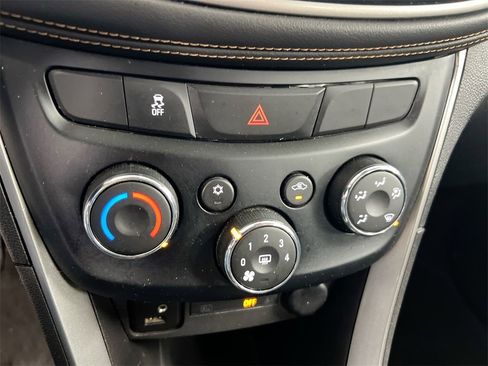 Used 2019 Chevrolet Trax LS image 16