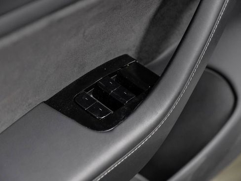 Used 2018 Tesla Model 3 Mid Range image 48