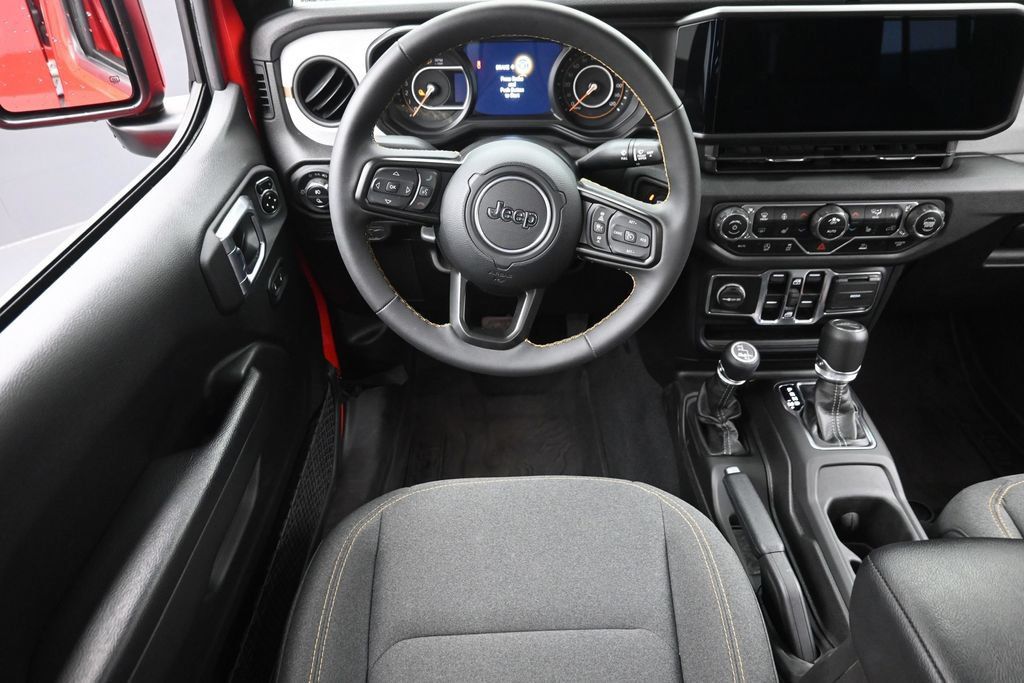 Used 2024 Jeep Gladiator Sport AWD/4WD image 14