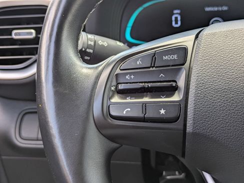 Used 2025 Hyundai Venue SEL FWD image 19