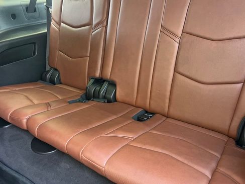 Used 2020 Cadillac Escalade ESV Luxury w/ Escalade Sport Edition RWD image 15