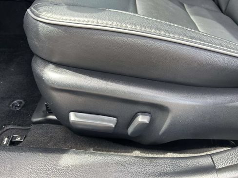 Used 2017 Toyota Corolla XLE FWD image 17