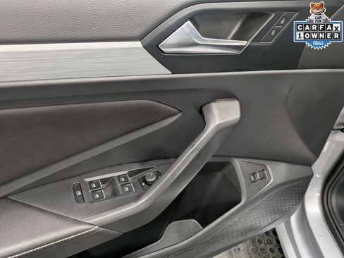 Used 2025 Volkswagen Jetta Sport FWD image 9