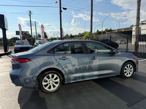 Used 2022 Toyota Corolla LE FWD image 13