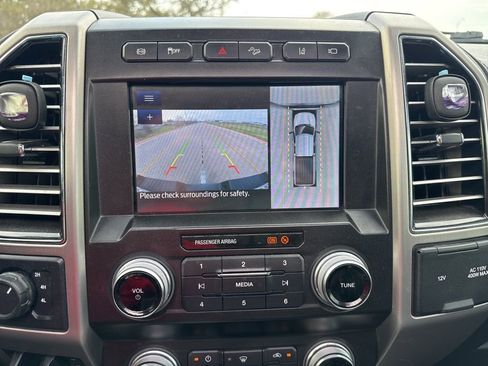 Used 2021 Ford F350 Platinum w/ FX4 Off-Road Package image 9