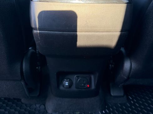 Used 2022 Kia Telluride SX w/ SX Prestige Package image 12