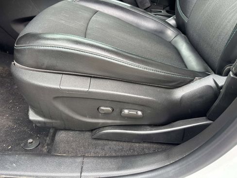 Used 2016 Chevrolet Trax LT w/ LT Convenience Package FWD image 7