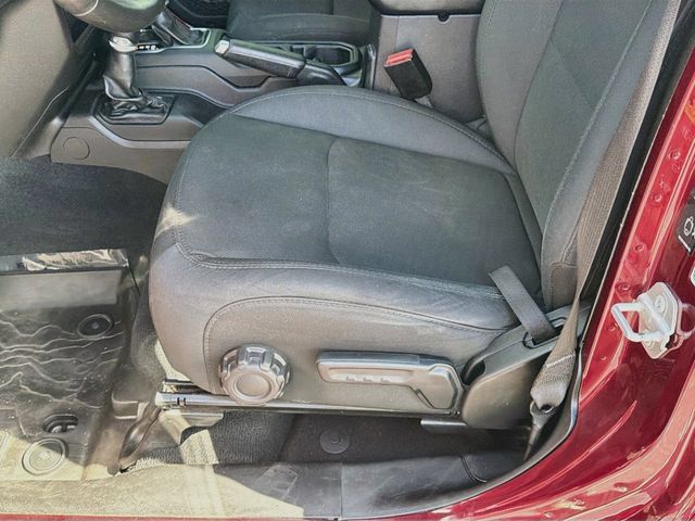 Used 2022 Jeep Wrangler Unlimited Sport AWD/4WD image 21