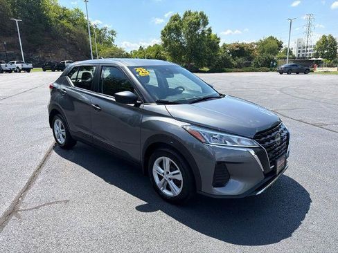 Certified 2025 Nissan Kicks Play S FWD image 1