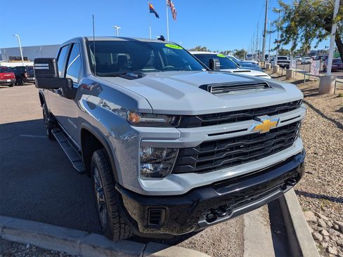 Used 2024 Chevrolet Silverado 2500 Custom w/ Custom Convenience Package image 3