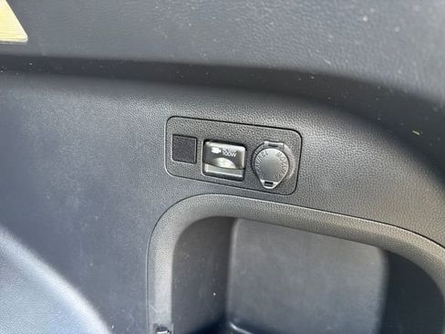 Used 2023 Toyota RAV4 AWD Hybrid image 44