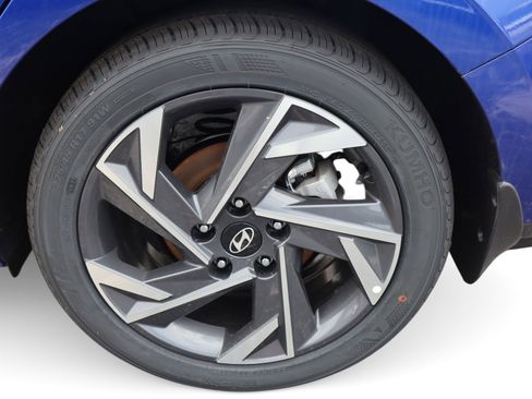 New 2025 Hyundai Elantra Sport image 5