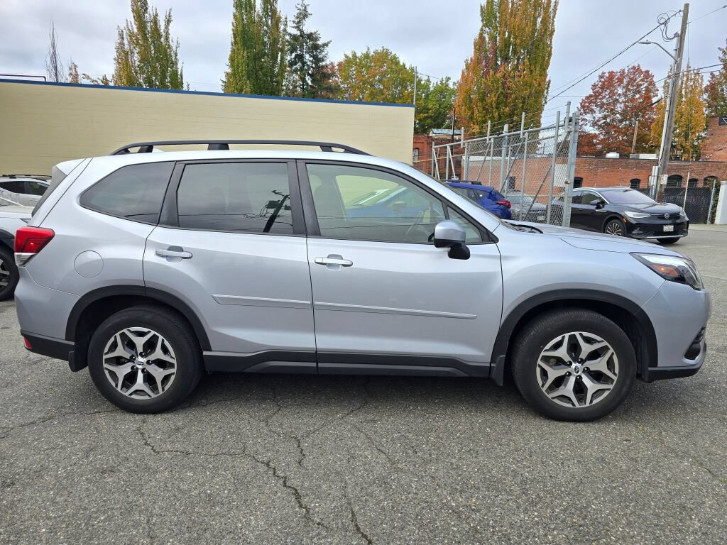 Certified 2023 Subaru Forester Premium AWD/4WD image 8