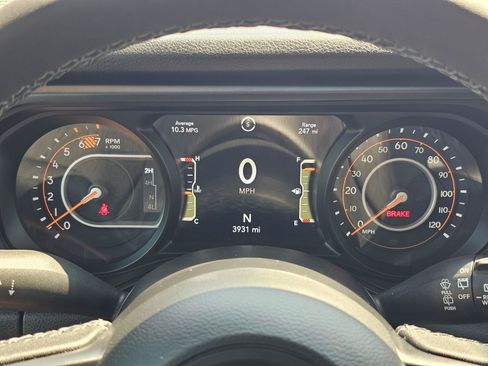 Used 2025 Jeep Wrangler Sport AWD/4WD image 21