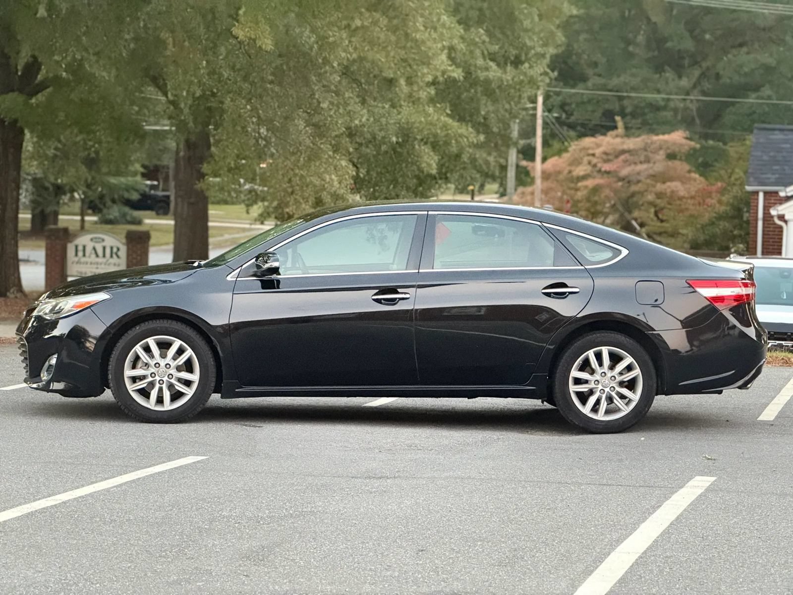 Used 2015 Toyota Avalon XLE FWD image 5