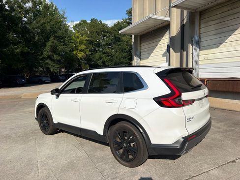 Used 2024 Honda CR-V Sport Touring image 6
