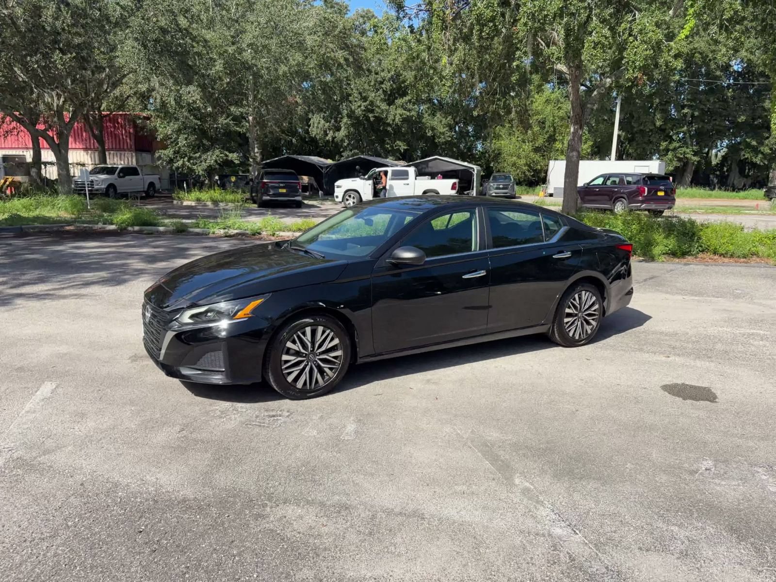 Used 2025 Nissan Altima 2.5 SV FWD image 7