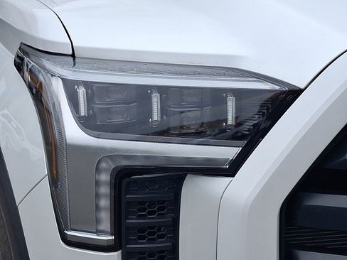 Used 2024 Toyota Tundra Limited AWD/4WD image 10