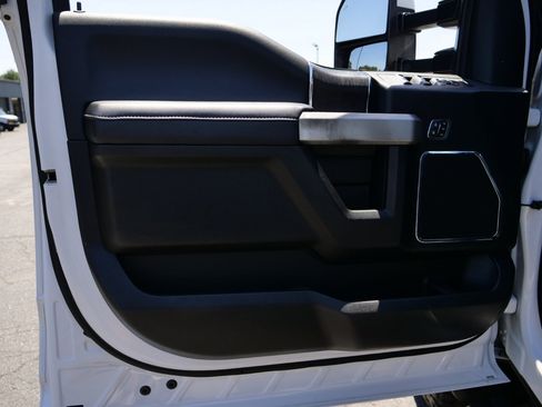 Used 2020 Ford F250 Lariat w/ Lariat Ultimate Package AWD/4WD image 34