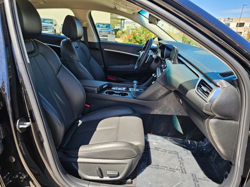 Used 2026 Genesis G70 2.5T image 30