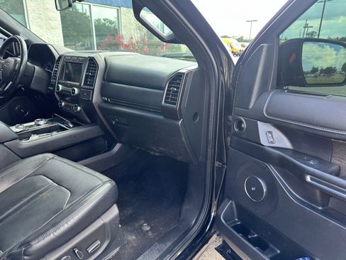 Used 2019 Ford Expedition Max Limited w/ Driver Assistance Package AWD/4WD image 10