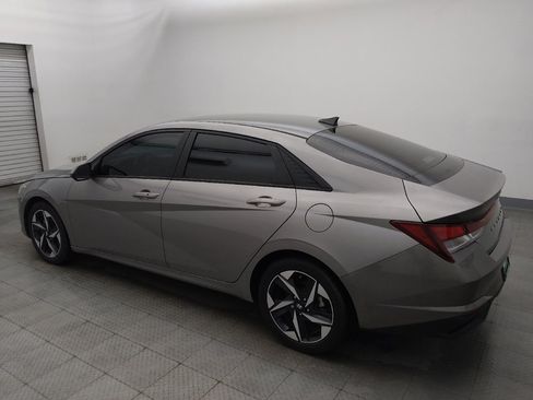 Used 2023 Hyundai Elantra SEL w/ Convenience Package FWD image 3