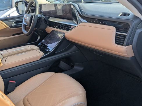 Used 2025 INFINITI QX80 Luxe RWD image 18