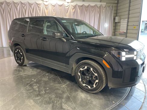 Used 2025 Hyundai Santa Fe SE image 4