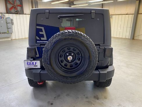 Used 2013 Jeep Wrangler Unlimited Rubicon w/ Connectivity Group AWD/4WD image 7