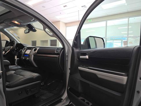 Used 2019 Toyota Tundra Limited w/ Limited Premium Package AWD/4WD image 28