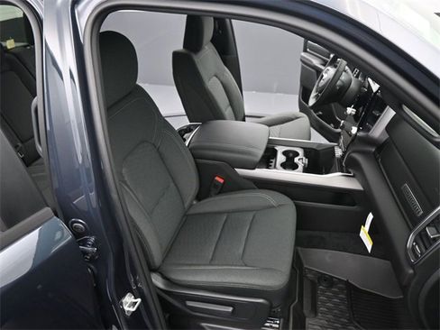 New 2026 RAM 1500 4x4 Crew Cab image 19
