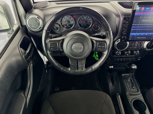 Used 2016 Jeep Wrangler Unlimited Sahara image 16