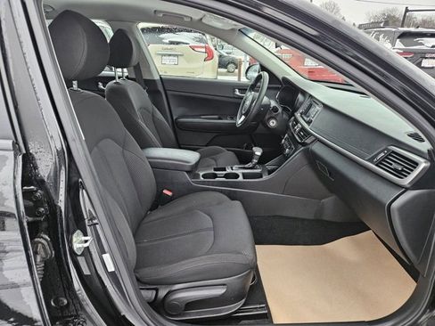 Used 2017 Kia Optima LX image 9