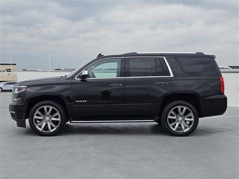 Used 2020 Chevrolet Tahoe Premier w/ Premier 6.2L Value Package image 4
