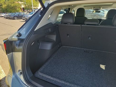 New 2025 Volkswagen Tiguan SE image 50