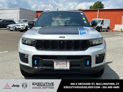 Used 2023 Jeep Grand Cherokee Trailhawk w/ Luxury Tech Group III AWD/4WD image 6