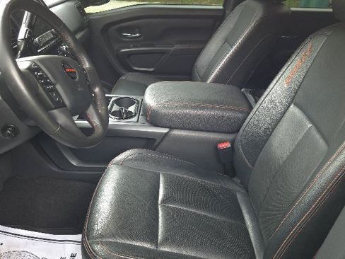 Used 2021 Nissan Titan PRO-4X w/ Pro-4x Convenience Package AWD/4WD image 7