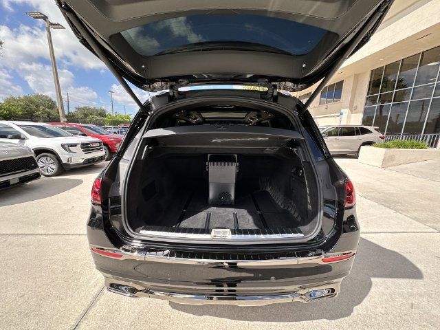 Used 2025 Mercedes-Benz Maybach GLS 600 4MATIC image 34