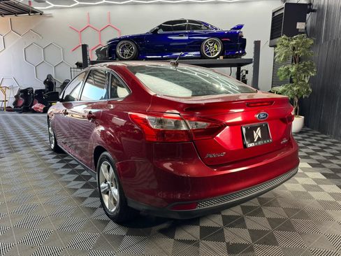 Used 2014 Ford Focus SE FWD image 11