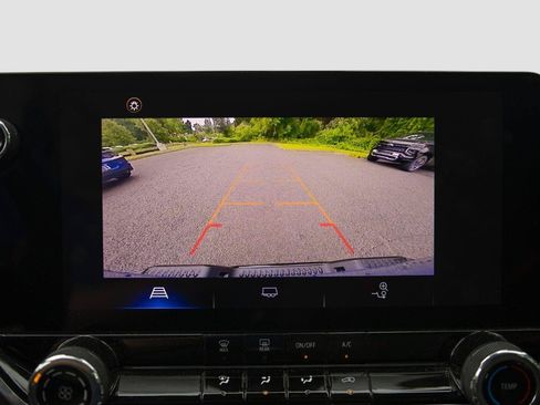 Used 2024 Chevrolet Colorado Z71 AWD/4WD image 10