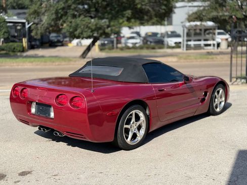 Used 2004 Chevrolet Corvette Convertible w/ Preferred Equipment Group image 10