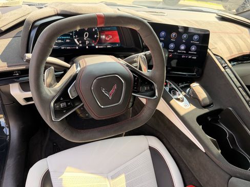Used 2023 Chevrolet Corvette Stingray Premium Cpe w/ Z51 Performance Package RWD image 28