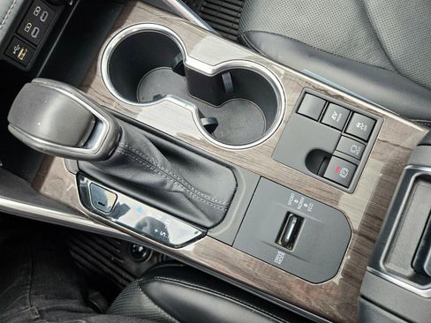 Used 2023 Toyota Highlander Platinum image 40