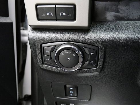 Used 2021 Ford F250 Lariat w/ Lariat Value Package image 27