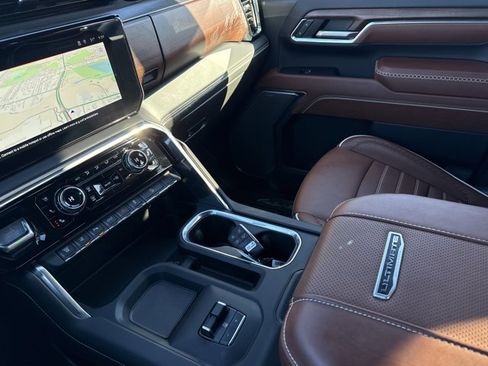 Used 2024 GMC Sierra 2500 Denali Ultimate image 27